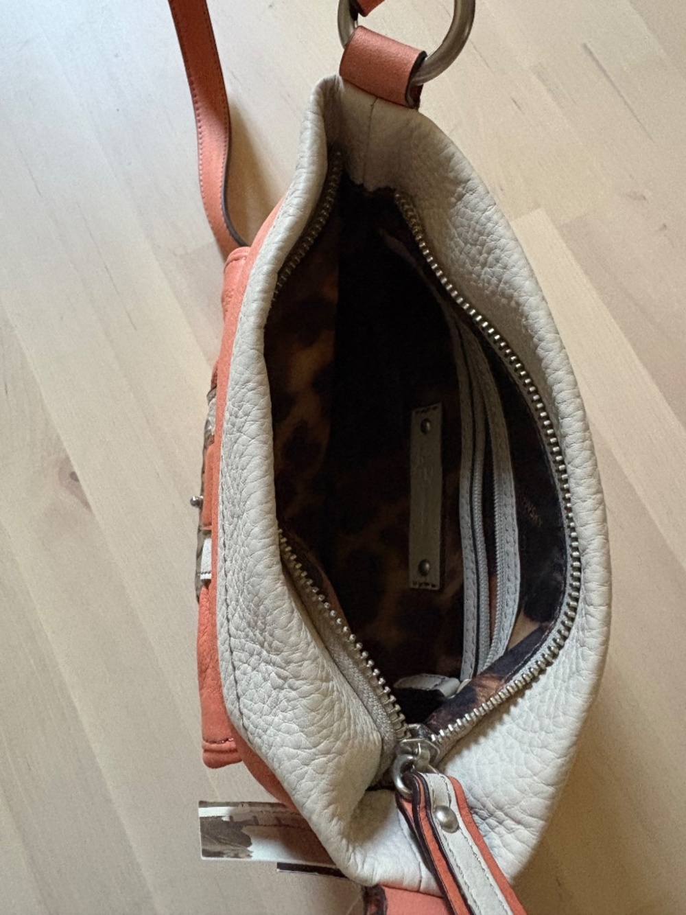 B. Makowsky Peach& White Pebbled Leather Crossbody Bag -NWT - Picture 6 of 8